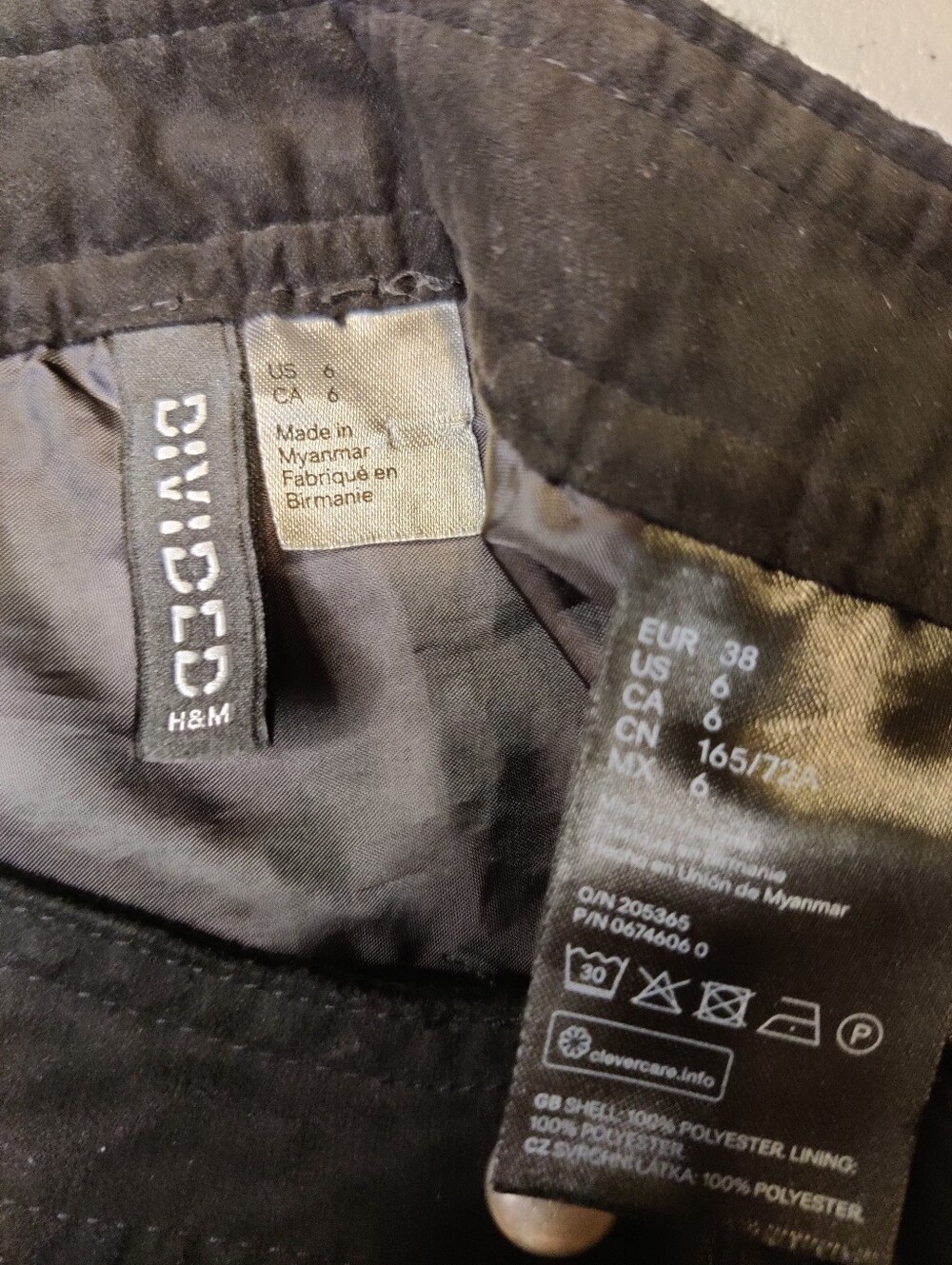 H&M Divided Black Mini Skirt - Picture 3 of 3